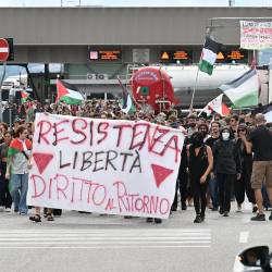 Tudi lani je bil četrti vhod v tržaško luko prizorišče protestov (ARHIV)