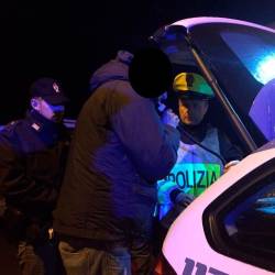 Vrhovno sodišče je razveljavilo razsodbo bocenskega sodišča, ker so ga policisti nagovarjali v italijanščini in ne v nemščini, kot določa zakon, fotografija je simbolična (ANSA)
