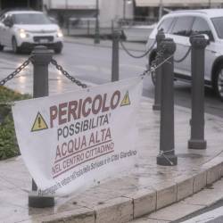 Danes in včeraj je bila verjetnost izredne plime kar visoka