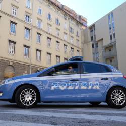 Ul. Coroneo 9 Sum umora forezniki Trst 15-03-2020 Ul. Coroneo 9 Sum umora forezniki policija