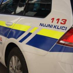 Policisti opozarjajo, da gre pri divjanju z mopedi za nevarno ravnanje (POLICIJA)