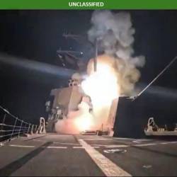 Zajem zaslona videa, s katerim so ZDA oznanile napade na Islamsko državo v Nigeriji