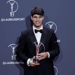 Tenisač Carlos Alcaraz z nagrado (ANSA)