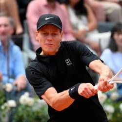 Južnotirolec Jannik Sinner je z današnjo 32. zaporedno zmago dosegel nov mejnik na teniških turnirjih serije masters (ANSA)