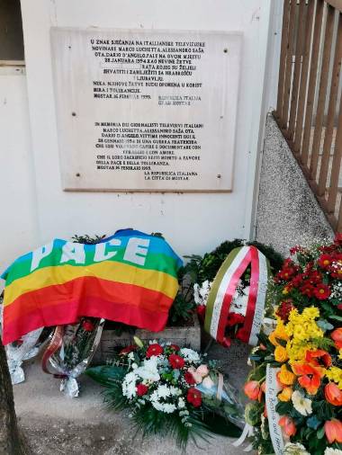 Tabla v poklon Marcu Luchetti, Saši Oti in Dariu D’Angelu (M.T.)