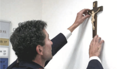 Naklonjenost prisotnosti razpela v šolah in javnih uradih je precejšnja (ANSA)