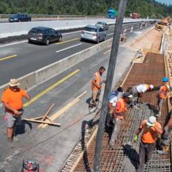 Dela na avtocesti pred Postojno v smeri Ljubljane (PRIMORSKE NOVICE)