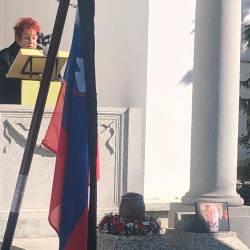 Z občutenim govorom sta se od Miroslava Košute poslovila Tatjana Rojc in Marij Čuk (P.D.)