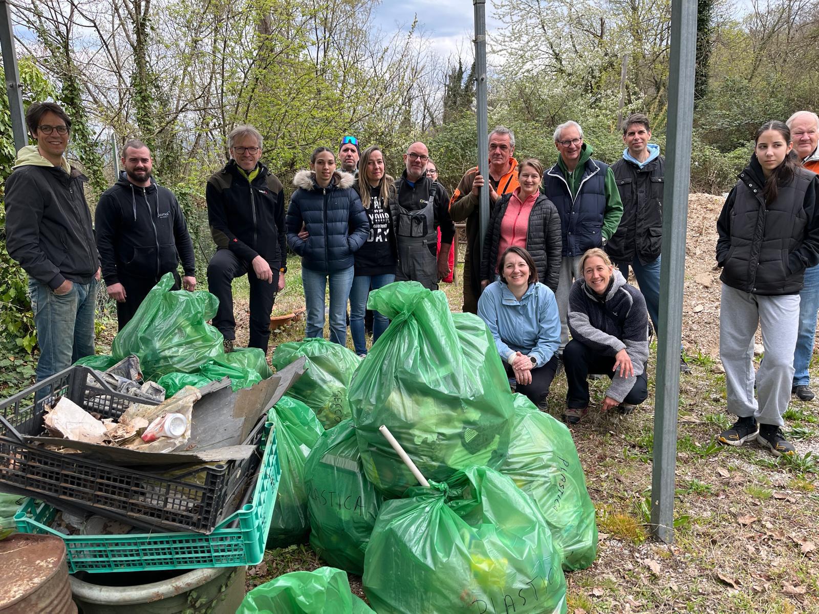 Tokrat so v naravi naleteli na pisarniške stole