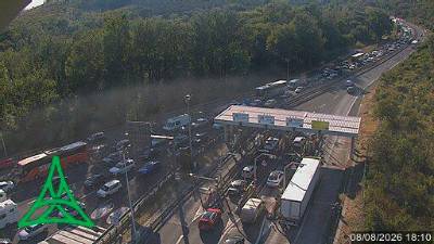 Povečan promet na cestninski postaji pri Moščenicah včeraj ob 18.10 (AUTOSTRADE ALTO ADRIATICO)