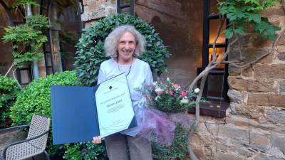 Martina Kafol je letošnja prejemnica stanovske nagrade Društva slovenskih založnikov (DRUŠTVO SLOVENSKIH ZALOŽNIKOV)