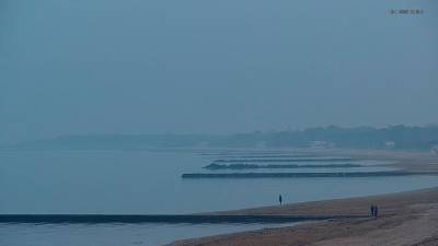 V nižjih slojih se te dni zadržuje zelo vlažen zrak, na fotografiji megleno vreme v Lignanu Sabbiadoru (SPLETNA KAMERA LIGNANOSABBIADORO)