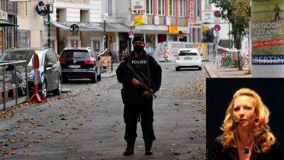 Prizor na dunajski ulici, desno Katja Voncina (ANSA, OSEBNI ARHIV)