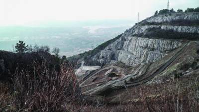 L'area della cava in cui verranno installati i pannelli solari
