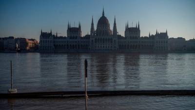 Donava je v Budimpešti prestopila bregove (ANSA)
