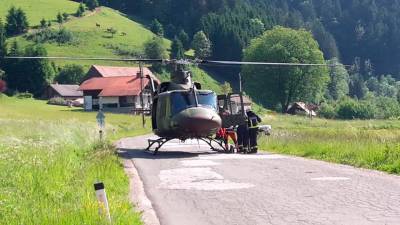 Reševalni helikopter slovenske vojske, fotografija je simbolična (ARHIV)