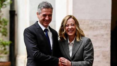 Nasmejana Robert Golob in Giorgia Meloni na srečanju v Rimu novembra 2023 (ANSA)