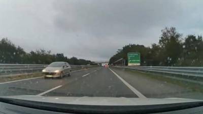 Vožnja v napačno smer pri izhodu za Zgonik (ZAJEM ZASLONA)