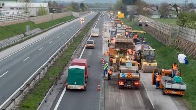 Dela na slovenski avtocesti, fotografija je simbolična (DARS)