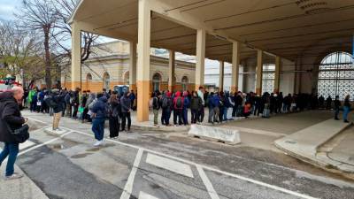 Selitev migrantov v Starem pristanišču (KVESTURA TRST)