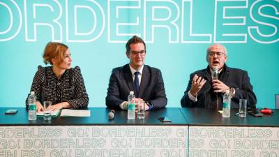 Predstavitev v EPICentru. Z leve direktorica Zavoda GO! 2025 Mija Lorbek ter župana Samo Turel in Rodolfo Ziberna (TIBALDI)