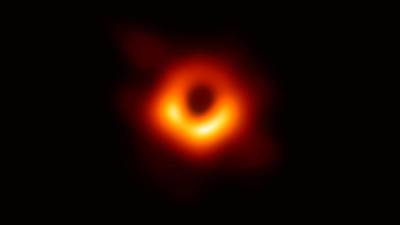 Prvi posnetek črne luknje (EVENT HORIZON TELESCOPE/NASA)