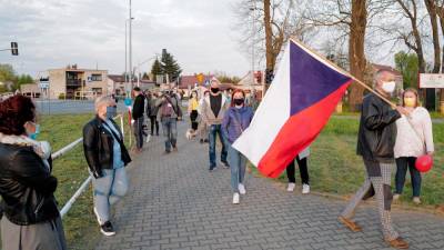 Protestni shod čezmejnih delavcev zaradi zaprte poljsko-češke meje (ANSA)