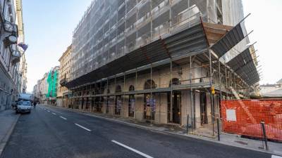 Eden od številnih gradbenih odrov v Trstu, fotografija je simbolična (FOTODAMJ@N)