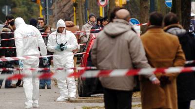 Preiskovalci na delu leta 2005 v Trevisu, ko je počil manjši peklenski stroj, ki naj bi ga nastavil Unabomber