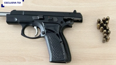 Zasežena pištola znamke CZ in štirinajst nabojev (TG1)