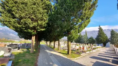 Pokopališče v Ajdovščini (ALENKA TRATNIK/PRIMORSKE NOVICE)