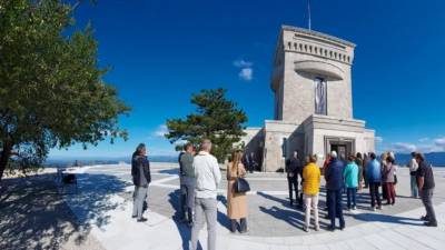 Pomnik miru na Cerju (ALENKA TRATNIK/PRIMORSKE NOVICE)