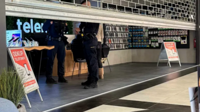 Neznanci so v noči na četrtek vlomili v poslovni prostor trgovskega središča na Dolinski cesti v Kopru (PRIMORSKE NOVICE)