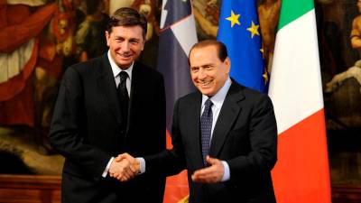 Nekdanji premier Silvio Berlusconi na srečanju v Rimu leta 2009 s takratnim slovenskim premierjem Borutom Pahorjem (ARHIV)