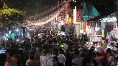 Natrpana ulica v New Delhiju (ANSA)