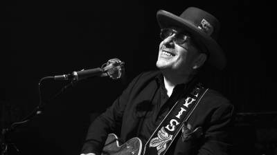 Angleški kantavtor Elvis Costello (NO BORDERS MUSIC FESTIVAL)