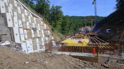 Za gradnjo drugega tira med Koprom in Divačo je Evropska komisija predvidela še 101 milijonov evrov nepovratnih sredstev