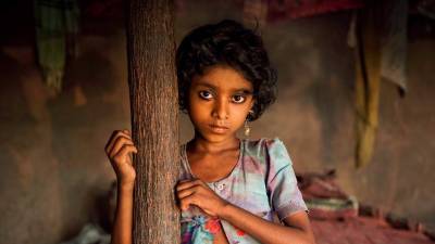 Indijska deklica (STEVE MCCURRY)