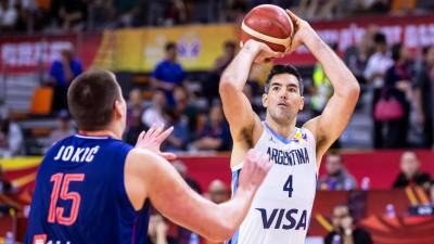 Nesmrtni Luis Scola danes proti Nikoli Jokiću (ANSA)