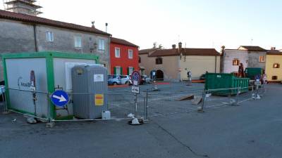 Prepoved parkiranja na Brdini je razburila okoliške trgovce in stanovalce (FOTODAMJ@N)