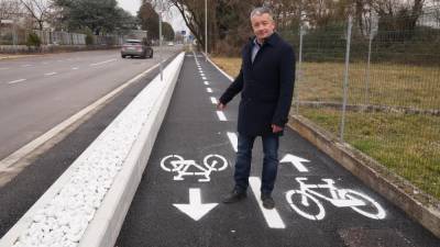 Župan Luca Pisk na novi kolesarski stezi (BUMBACA)