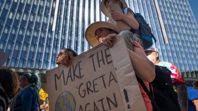 Podnebni protesti se povezujejo z gibanjem Grete Thunberg (ANSA)