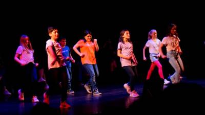 Člani pevske skupine Dijaškega doma Simona Gregorčiča (BUMBACA)