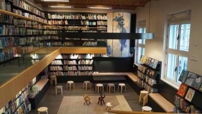 Feiglova knjižnica v prenovljenih prostorih Trgovskega doma (BUMBACA)