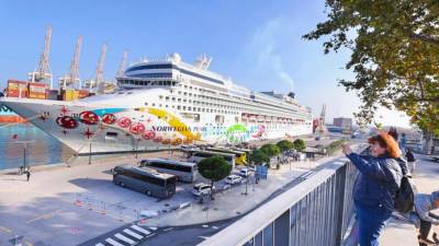 Potniška ladja v Kopru (TOMAŽ PRIMOŽIČ/FPA/PRIMORSKE NOVICE)