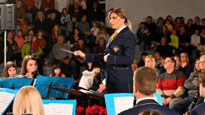 Irina Perosa je dirigentsko paličico prevzela od Iva Bašiča (FOTODAMJ@N)