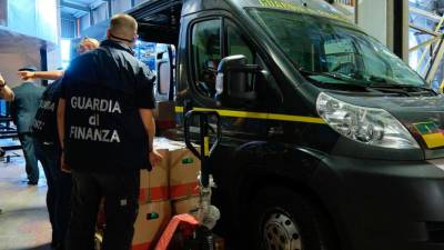 V sežigalnico so finančni policisti odpeljali več kot 2000 zavojev kokaina (FOTODAMJ@N)