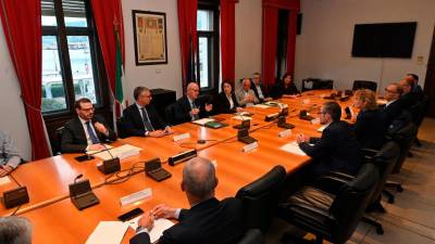 Udeleženci srečanja na tržaški prefekturi (FOTODAMJ@N)