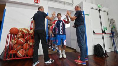 Z oktobrske skupne predstavitve Jadranovih mladinskih ekip, ki so se je udeležili tudi Borovi in Bregovi košarkarji (FOTODAMJ@N)