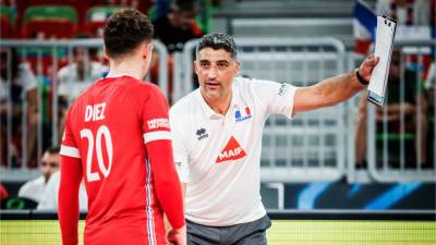 Andrea Giani, selektor Francije, med torkovo tekmo proti Kamerunu